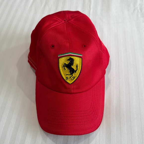 Ferrari‎ Store in Barcelona F1 Drivers Cap